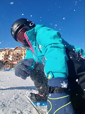 臺灣青年體驗滑雪